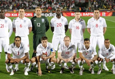 نجم إنجلترا يعود إلى الملاعب بعمر 47 عامًا