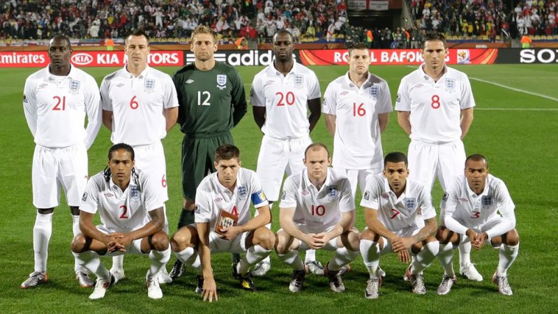 نجم إنجلترا يعود إلى الملاعب بعمر 47 عامًا