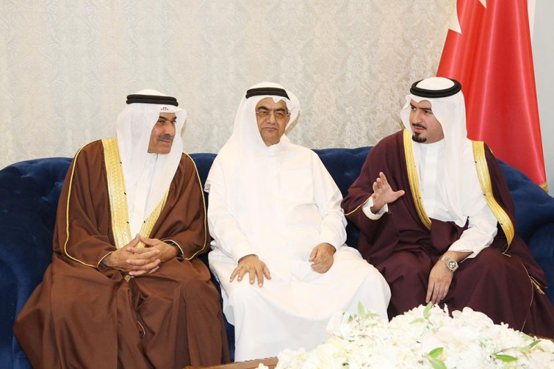 محافظ العاصمة يستقبل الأهالي في مجلس المحافظة الأسبوعي