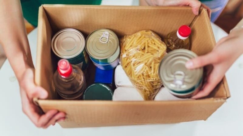كاليفورنيا تعلن توزيع مساعدات غذائية مع استمرار الشلل المالي