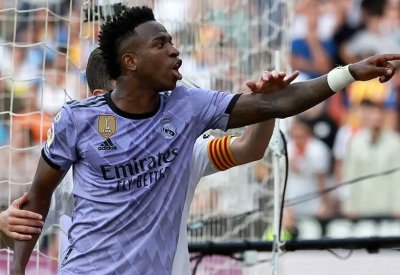قبل الكلاسيكو.. المحكمة تقبل الشكوى ضد فينيسيوس و"نتفليكس"