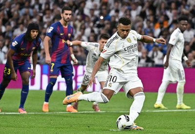 ريال مدريد يسقط برشلونة وينهي هيمنته على الكلاسيكو