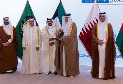 أمانة "التعاون" تكرم أحد منسوبي إدارة مكافحة الفساد بجائزة التميز للموظف المثالي