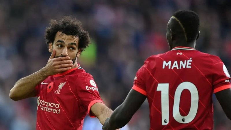 لاعب ليفربول: "أنانية" صلاح تجلب له المال.. واسألوا ماني