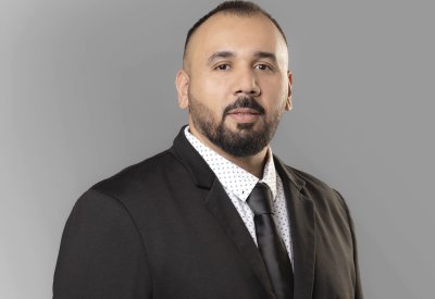 المخرج البحريني محمود الشيخ ضمن لجنة تحكيم مهرجان الكويت السينمائي