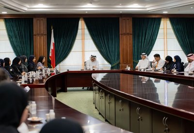 وزير التربية يلتقي أعضاء اللجنة الاستشارية الطلابية للمدارس الثانوية الحكومية