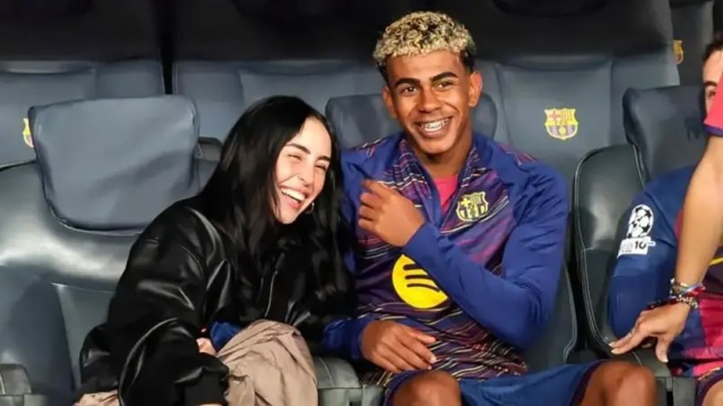 مقابل 14 مليوناً.. لامين يامال يشتري قصر بيكيه وشاكيرا من أجل نيكول