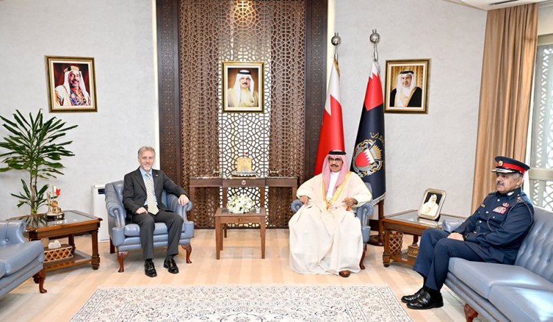 وزير الداخلية يبحث برامج التعاون مع سفير المملكة المتحدة