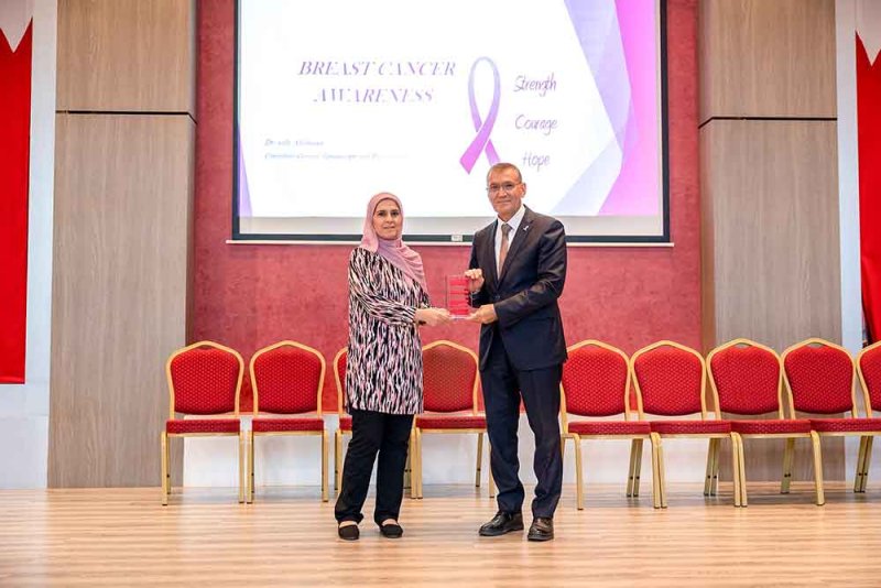 جامعة البحرين للتكنولوجيا تختتم أسبوع التوعية الصحية لتعزيز الوقاية من سرطان الثدي والأمراض المزمنة