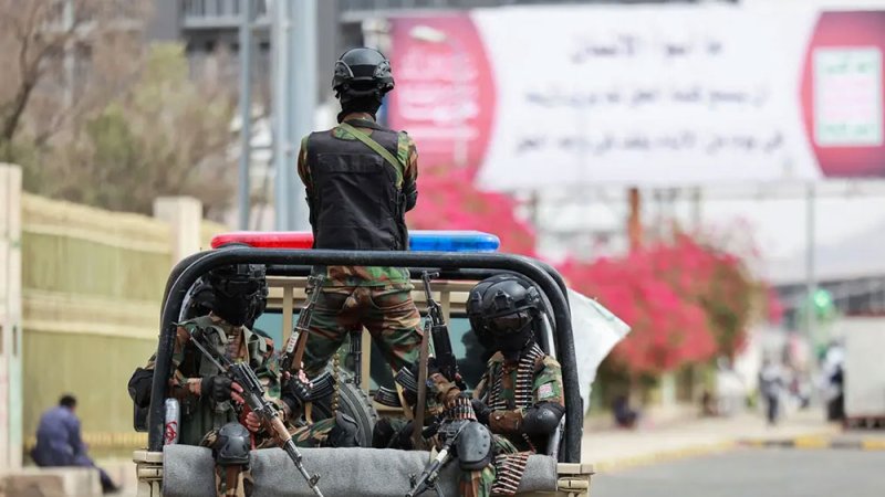 الحوثيون يحاكمون 43 موظفا أمميا بذريعة هجوم إسرائيلي
