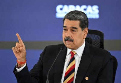 روسيا تدعم فنزويلا.. والرئيس مادورو يرفض الاتهامات الأميركية