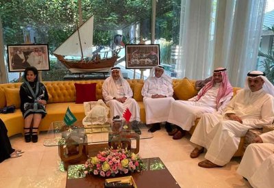 السفير السعودي يقيم مأدبة غداء على شرف الأمير تركي الفيصل في المنامة