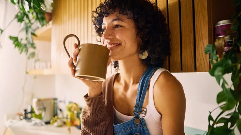 القهوة أم الشاي.. أيّهما الخيار الأفضل لصحتك؟