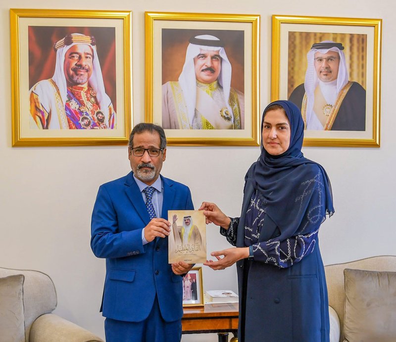 مستشارة جلالة الملك المعظم للشؤون الثقافية والعلمية تستقبل الكاتب الصحفي أسامة الماجد وتثمّن مؤلفاته الجديدة