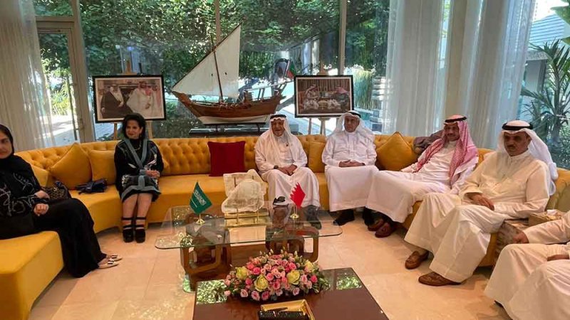 السفير السعودي يقيم مأدبة غداء على شرف الأمير تركي الفيصل في المنامة