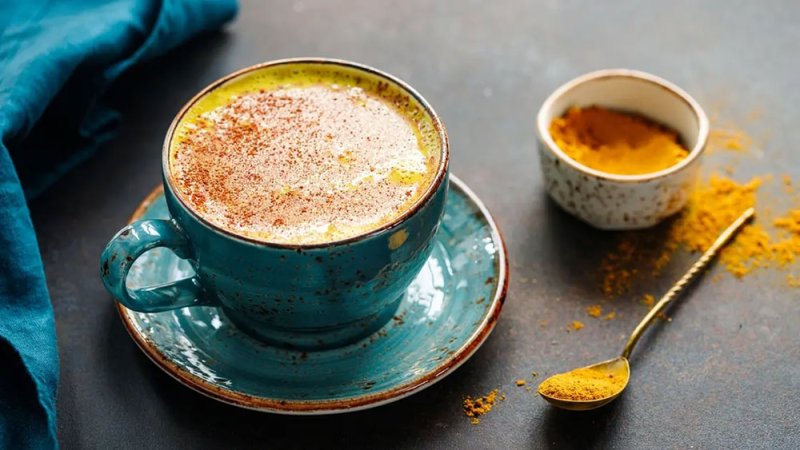 هل جربت يوماً قهوة الكركم.. إليك أبرز فوائدها الصحية