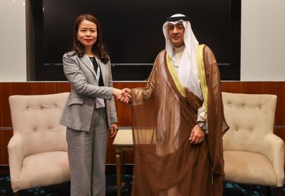 الأمين العام لمجلس التعاون يبحث مع نائبة وزير خارجية فيتنام مستجدات سير اتفاقية التجارة الحرة بين الجانبين