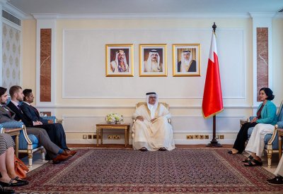 وزير الخارجية يستقبل عددًا من المساعدين البرلمانيين من المملكة المتحدة