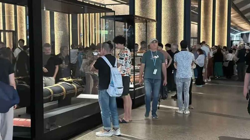 المتحف المصري الكبير يستقبل 18 ألف زائر في أول أيام افتتاحه للجمهور