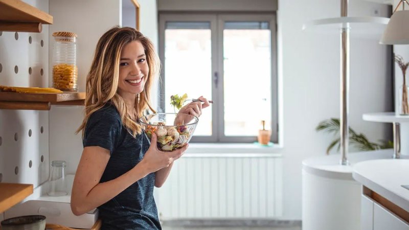 عادة غذائية بسيطة ترتبط بانخفاض الوزن وطول العُمر.. تعرَّف عليها