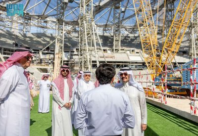 أمير المنطقة الشرقية يزور ملعب أرامكو ويطّلع على سير العمل في المشروع