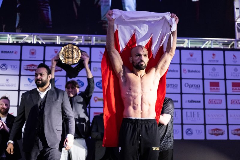 أجواء نارية في مواجهة “فيس أوف” لمقاتلي BRAVE 100