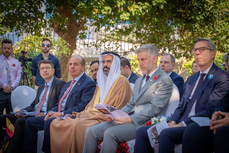 مدير عام العلاقات الثنائية بوزارة الخارجية يحضر فعالية لإحياء ذكرى الهدنة بسفارة المملكة المتحدة لدى مملكة البحرين