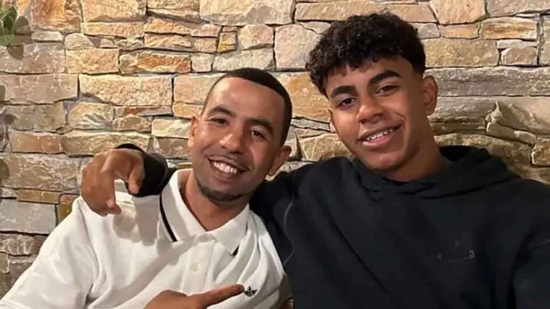 عائلة لامين يامال تتألم.. والده "يبكي" ويطالب برشلونة بالتحرك