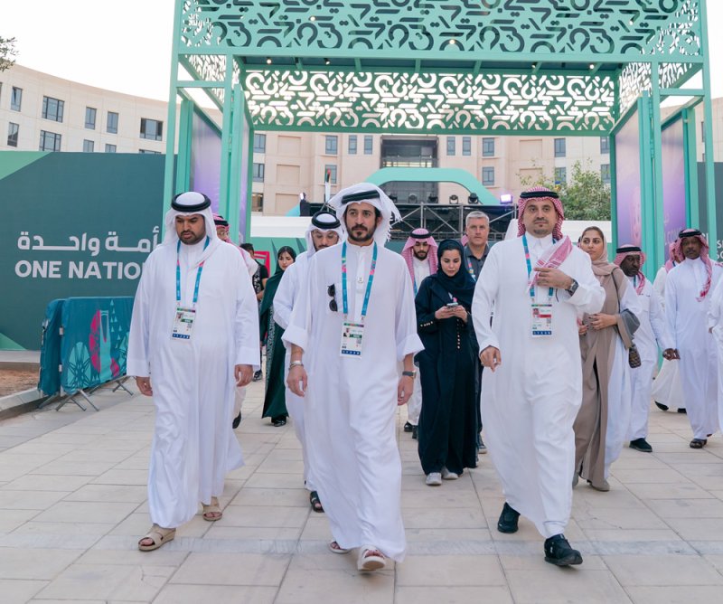 سمو الشيخ خالد بن حمد يزور القرية الرياضية لدورة ألعاب التضامن الإسلامي ويلتقي المنتخبات والبعثة الإدارية