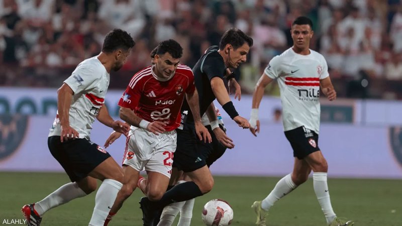 الأهلي المصري يهزم الزمالك بثنائية ويتوج بالسوبر المصري للمرة 16