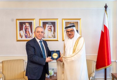 وزير الخارجية يستقبل سفير جمهورية أذربيجان لدى مملكة البحرين والمقيم في الرياض
