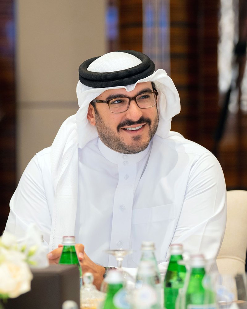 سمو الشيخ عيسى بن سلمان: الكوادر الوطنية أساس التطوير والتنمية والاستثمار فيهم وخلق الفرص أمامهم استثمار في المستقبل