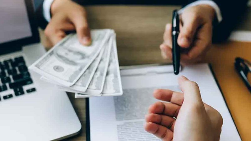 السلطة الفلسطينية تدفع غدًا 60% من رواتب موظفيها عن أغسطس