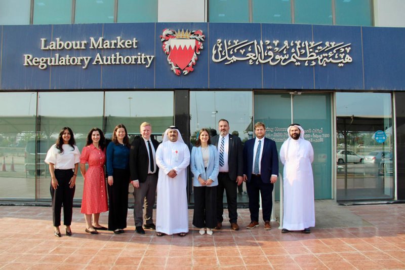هيئة تنظيم سوق العمل تستقبل وفدًا من الكونغرس الأمريكي في مركز حماية العمالة الوافدة