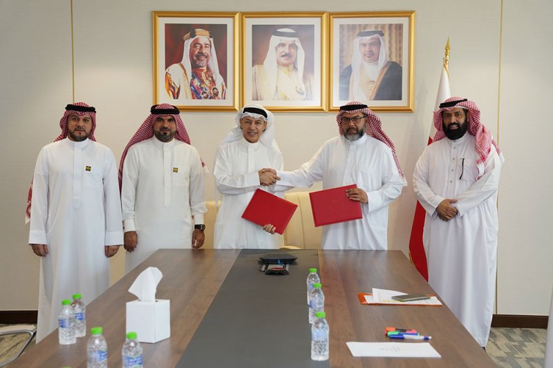 مدير عام الأوقاف السنية يوقع مذكرة تفاهم مع مجموعة غرناطة العقارية