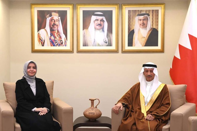 محافظ الشمالية يستقبل السفيرة التركية لدى مملكة البحرين