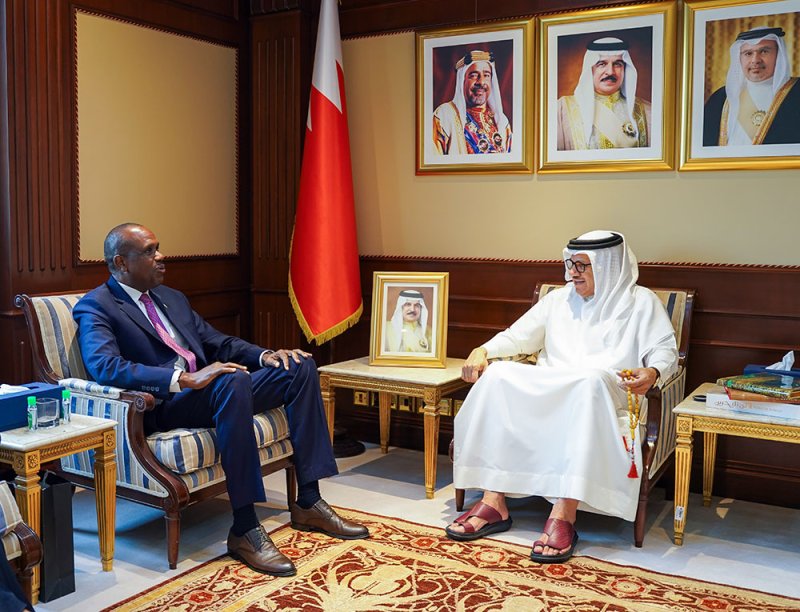 وزير الخارجية يستقبل سفير جمهورية رواندا لدى مملكة البحرين والمقيم في أبوظبي