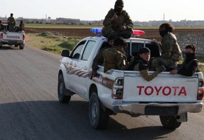 الجيش الأميركي يعلن مقتل 5 من داعش واعتقال 19 في سوريا