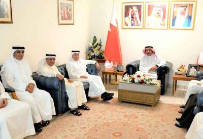 محافظ المحرق يستقبل إدارة مركز الجزيرة الثقافي ويشيد بدور المؤسسات الثقافية في إبراز الهوية البحرينية