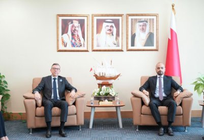 وزير التنمية الاجتماعية يستقبل سفير الجمهورية الفرنسية لدى مملكة البحرين