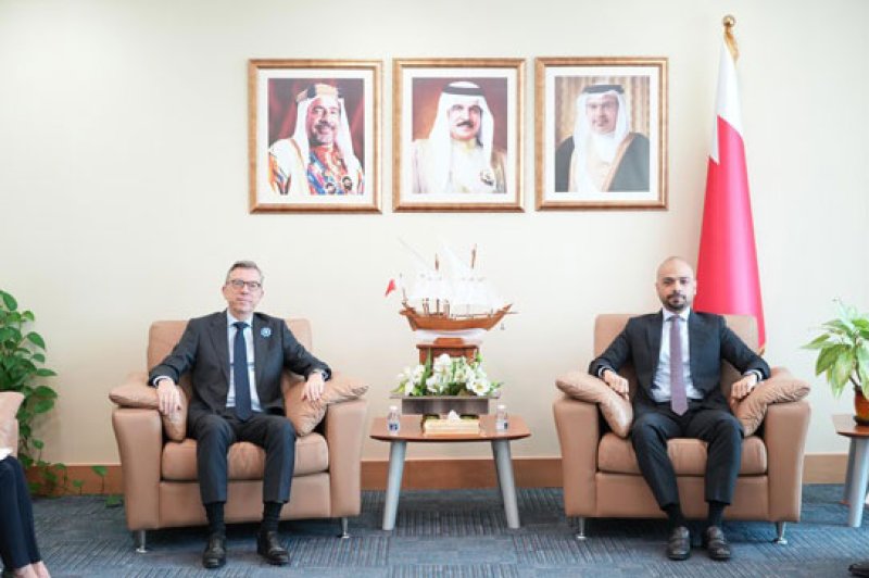 وزير التنمية الاجتماعية يستقبل سفير الجمهورية الفرنسية لدى مملكة البحرين