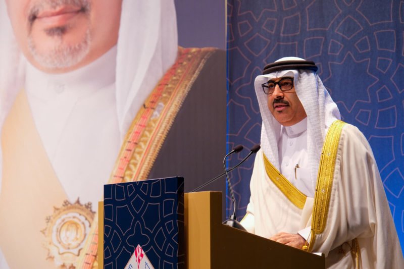 جامعة البحرين تنظم حفل تخريج الفوج السابع والعشرين من طلبتها