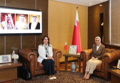 وزيرة شؤون الشباب تستقبل سفيرة جمهورية صربيا لدى مملكة البحرين