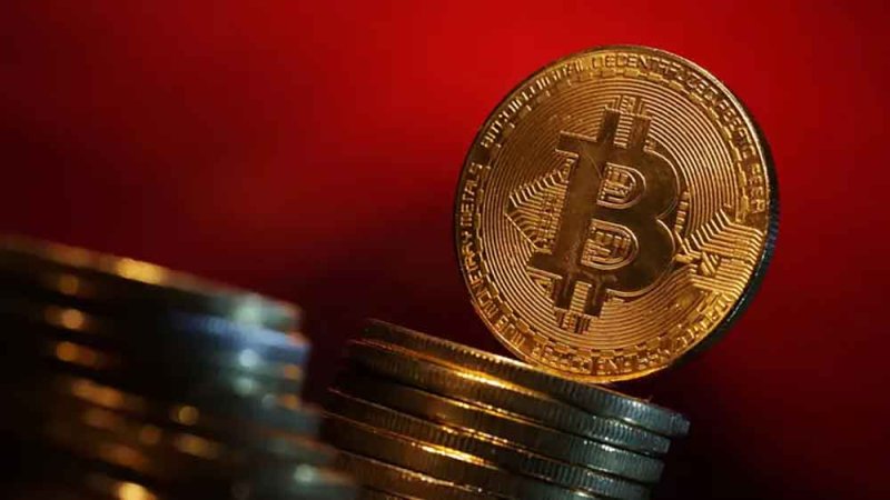 بيتكوين تهبط 0.9% إلى 94930 دولارا