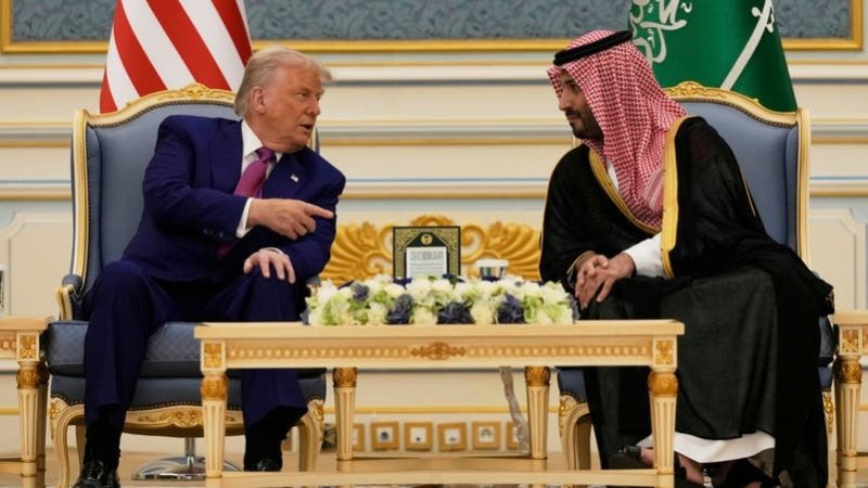 ولي العهد السعودي يبدأ زيارة رسمية إلى أميركا