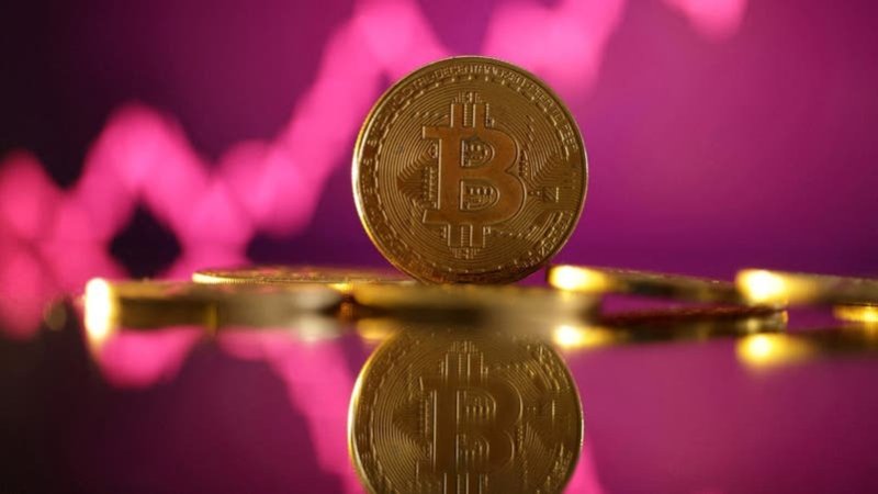 "بيتكوين" دون 90 ألف دولار للمرة الأولى منذ أبريل