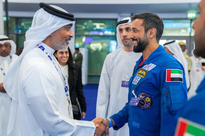 رئيس مجلس إدارة وكالة البحرين للفضاء يلتقي رئيس مجلس إدارة وكالة الإمارات للفضاء