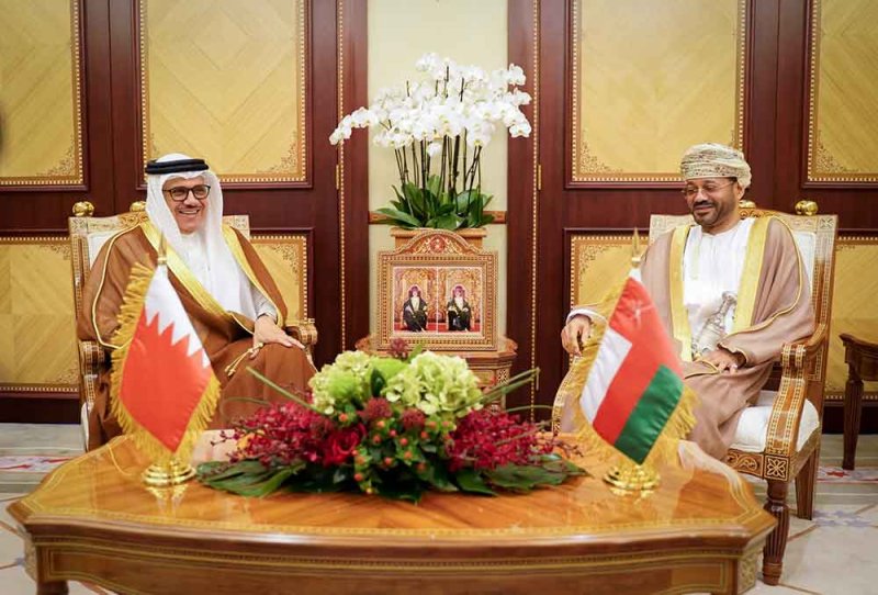 وزير الخارجية يجتمع مع وزير خارجية سلطنة عُمان