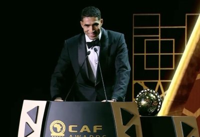 هزم صلاح وأوسيمين.. حكيمي أفضل لاعب في إفريقيا 2025