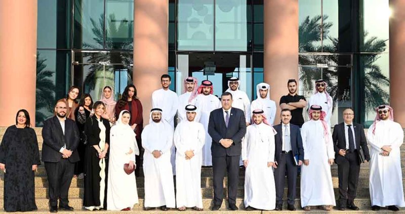 رئيس مجلس أمناء جامعة العلوم التطبيقية يستقبل مجلس الطلبة للدورة التاسعة عشرة